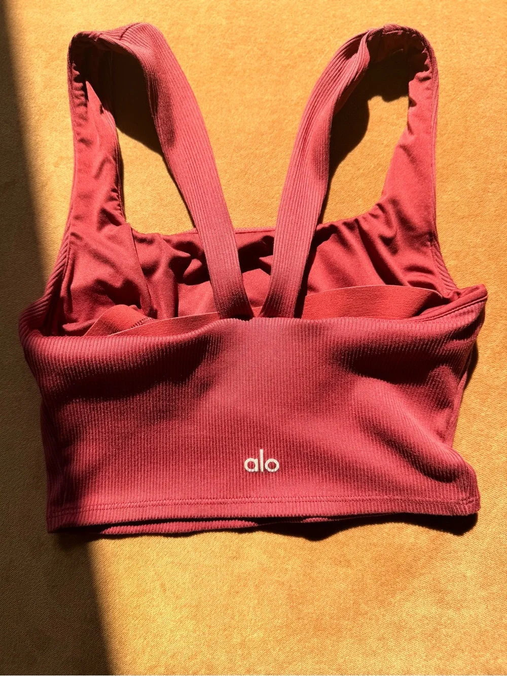 ALO Yoga color excellent gently
